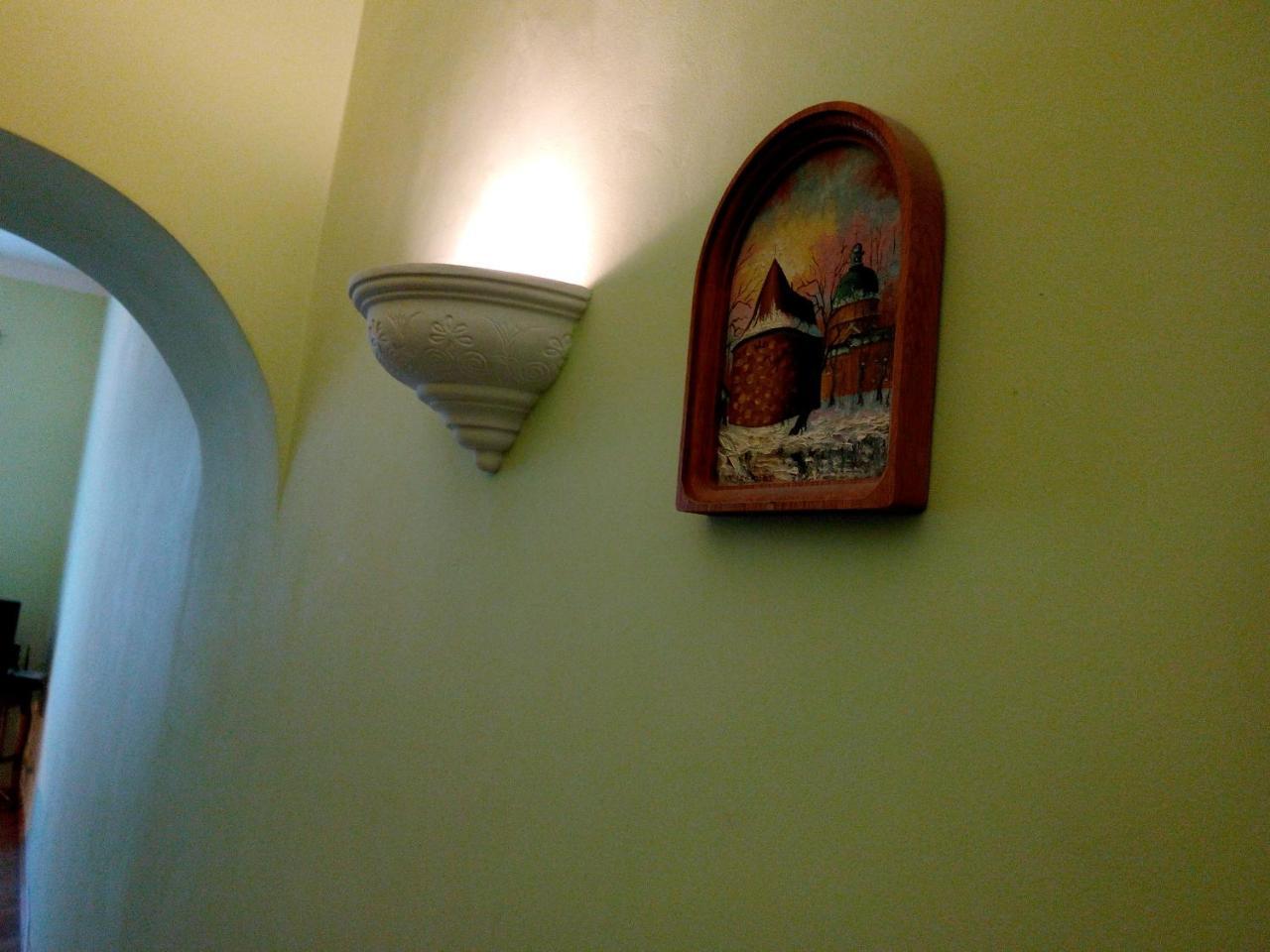 Apartamento Flat On Sheptytskykh Leópolis Exterior foto