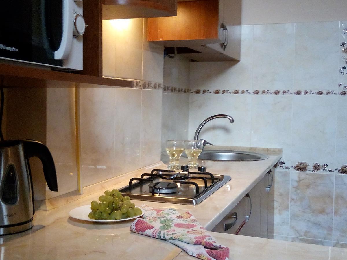 Apartamento Flat On Sheptytskykh Leópolis Exterior foto