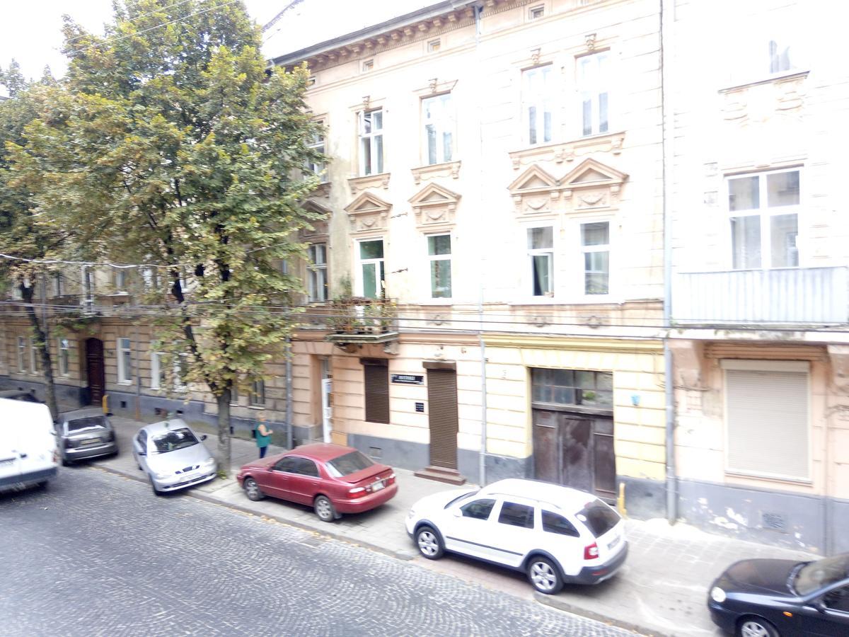 Apartamento Flat On Sheptytskykh Leópolis Exterior foto